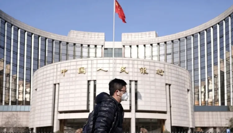 PBoC contraria expectativas e mantém juros para operações