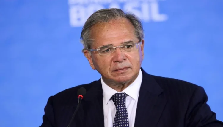 Governo está preparado 'para qualquer guerra', diz Guedes