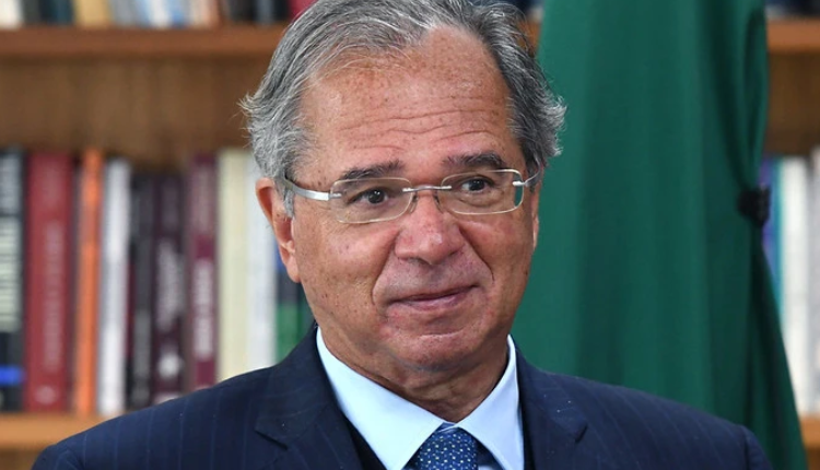 Guedes aposta em queda na inflação em 2023 e fim do IPI
