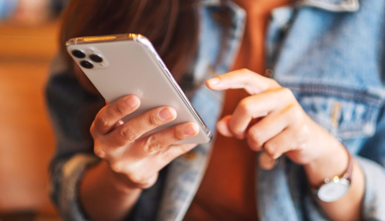 Guedes diz que Brasil tem mais iPhones do que pessoas