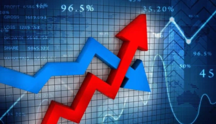 Taxas de juros futuras têm leve baixa, em sintonia com dólar