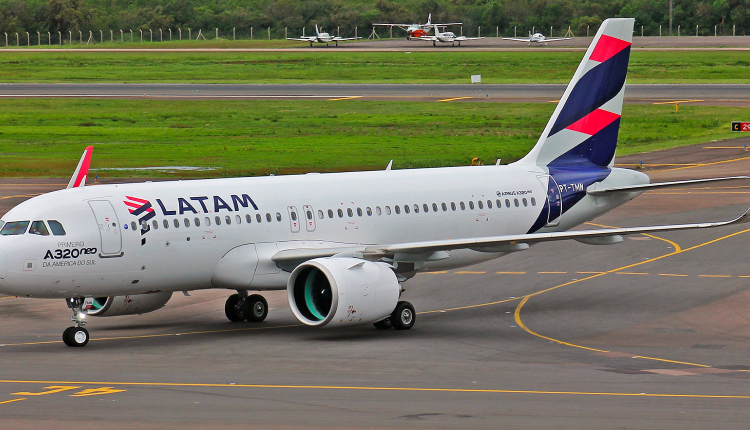 Latam confirma aumento de preços de passagens