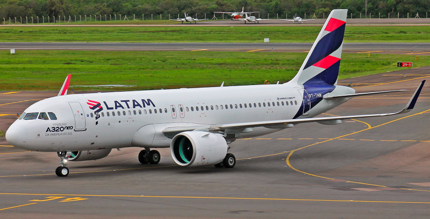 Latam confirma aumento de preços de passagens