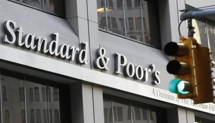 S&P corta previsão de alta do PIB do Reino Unido, por inflação