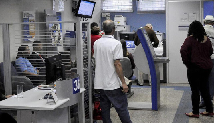 Trabalhadores nascidos em novembro tem abono salarial liberado