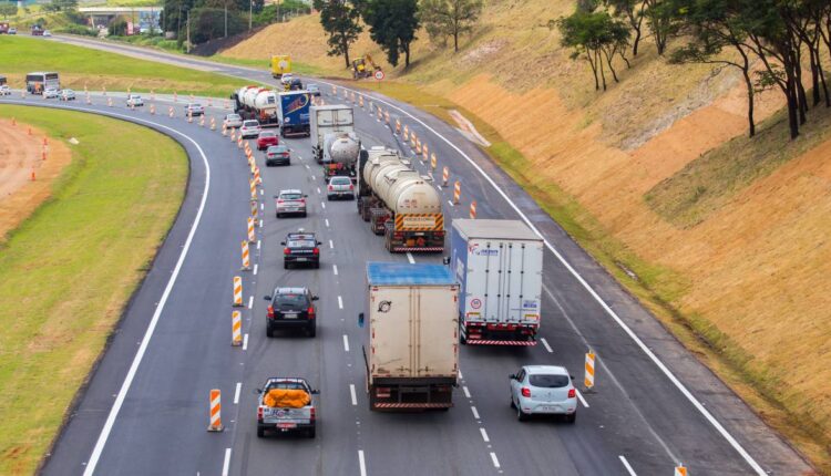 ABCR: fluxo de veículos em estradas com pedágio subiu 2,1%