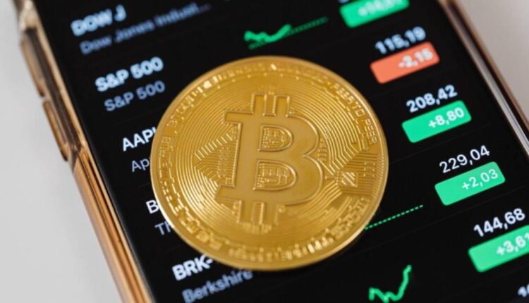 Bitcoin a US$ 45 mil esfria mercado, mas SOL tem lucro de 22%. Confira os preços das criptomoedas hoje