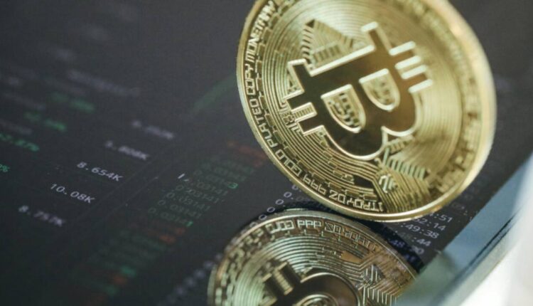 Bitcoin cai abaixo de US$ 40 mil e tenta se recuperar. Criptomoedas se recuperam antes do BTC e têm valorização de até 7%. Confira os preços das criptomoedas hoje