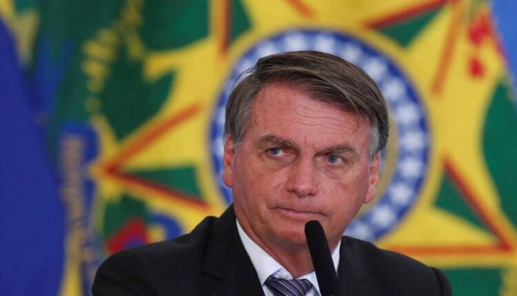 Bolsonaro se reúne com ministro às 14h e avalia nomes para Petrobras