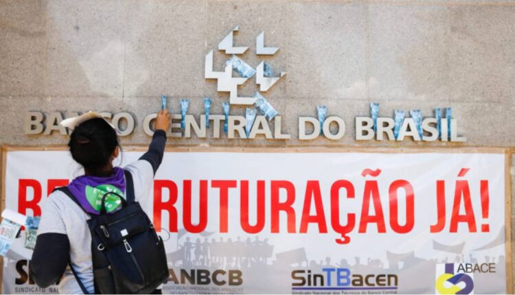 Greve de servidores do BC começa com expectativa de adesão de 60% a 70%