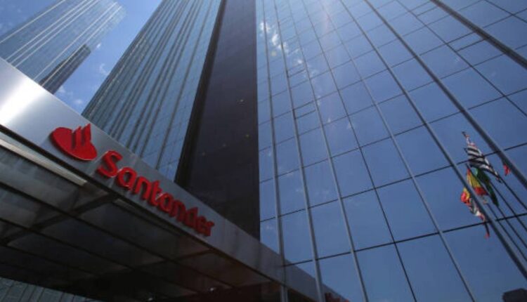 Santander (SANB11) está entre os três bancos mais rentáveis do mundo