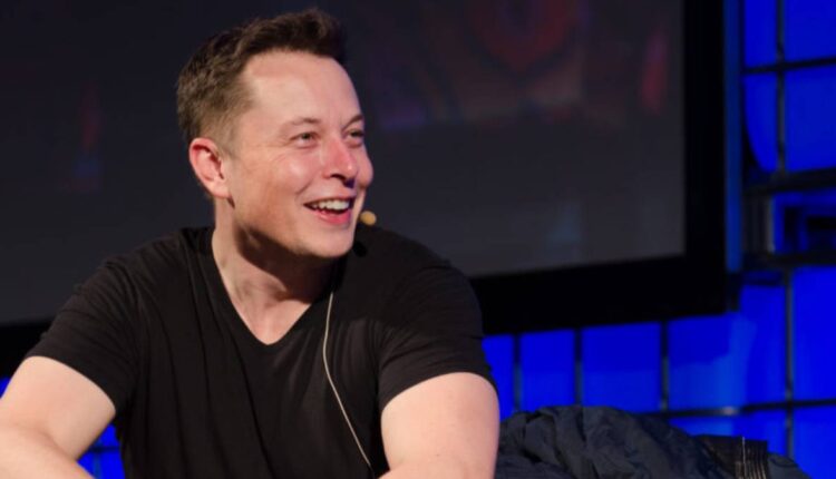 Elon Musk tem financiamento para comprar Twitter (TWTR34) no valor de US$ 46,5 bi