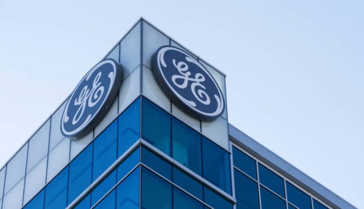 General Electric teve prejuízo por ação e fluxo de caixa negativo