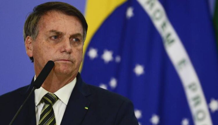 Bolsonaro quer fazer reajuste de 5% para todos os servidores