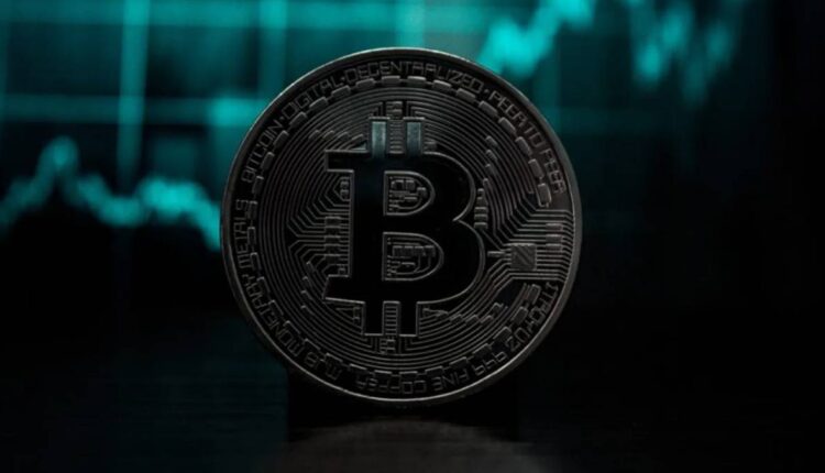 Bitcoin cai para o menor valor em dois anos com instabilidade no mercado. Mais uma stablecoin perde paridade com o dólar. Confira o preço das criptomoedas hoje