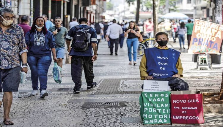 Desemprego atinge 11,349 milhões, diz IBGE; população ocupada alcança recorde