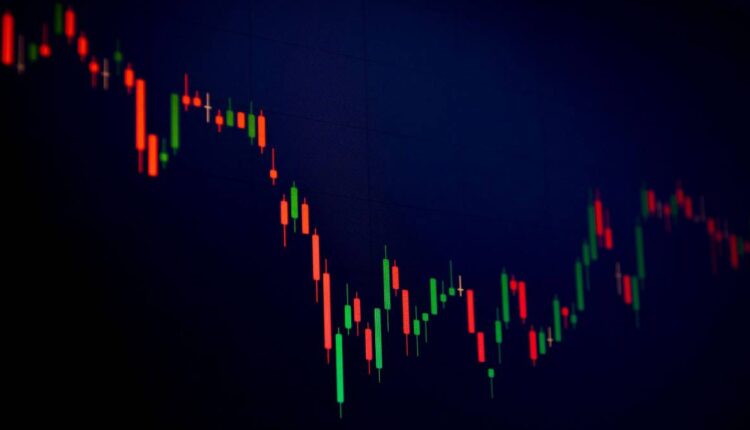 Bitcoin cai para US$ 23 mil; ETH sofre venda em massa e criptomoedas sofrem queda de até 18%