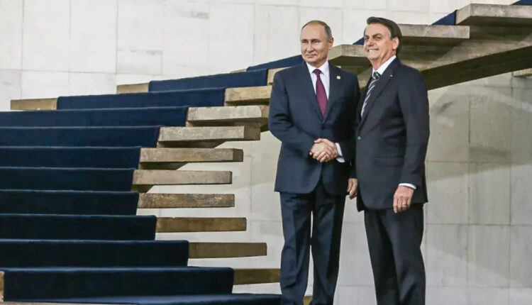 Bolsonaro Conversei com Putin; há chance de comprarmos diesel da Rússia