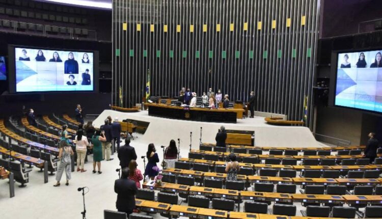 Câmara aprova texto-base do teto de ICMS, em nova votação, por 307 a 1