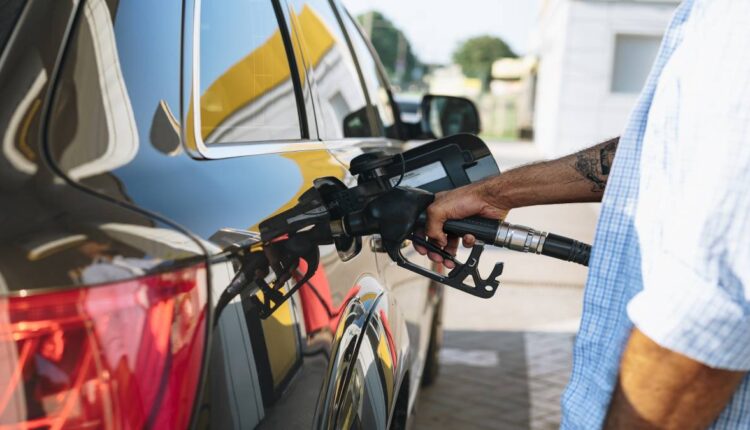 Defasagem da gasolina chega a 19% e a do diesel vai a 15%, sem reajuste