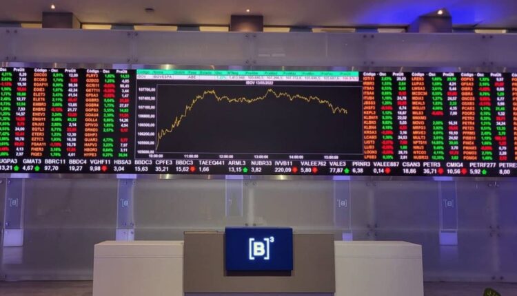 Ibovespa aprofunda queda de olho em Petrobras e China