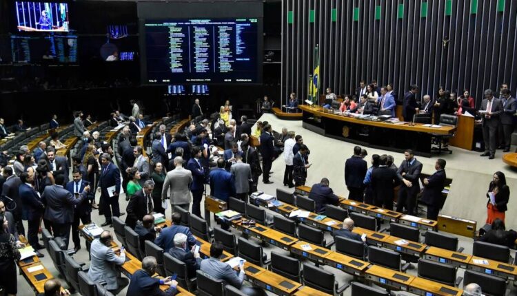 Congresso aprova medida que dificulta suspensão de obra pelo TCU