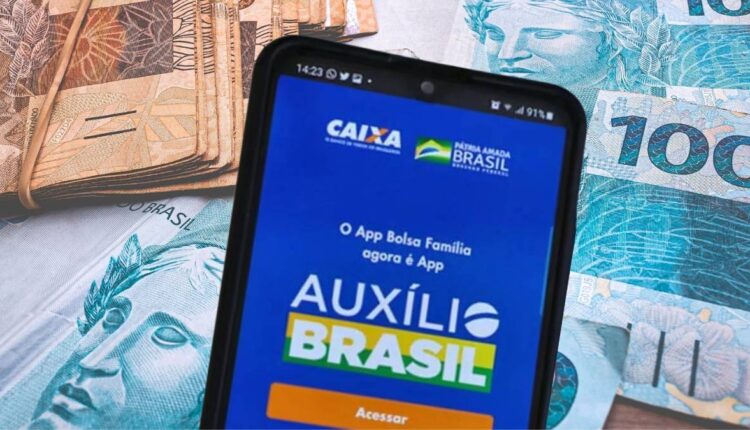 Beneficiários com NIS final 9 recebem hoje Auxílio Brasil