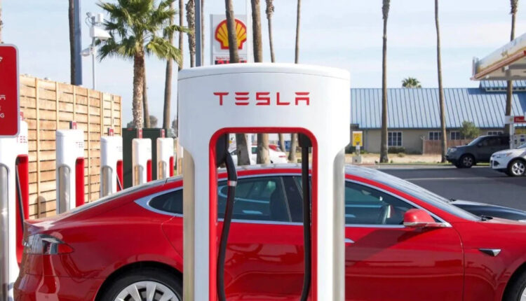 Ações da Tesla (TSLA34) caem, após resultado financeiro trimestral