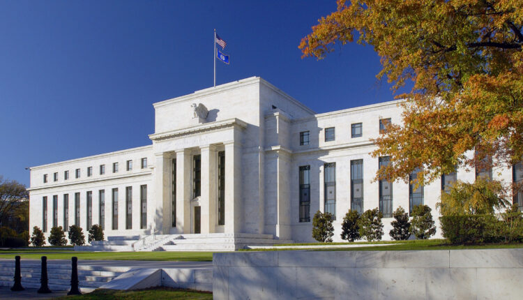 Quais são os efeitos da guerra entre o Federal Reserve e a inflação norte-americana?