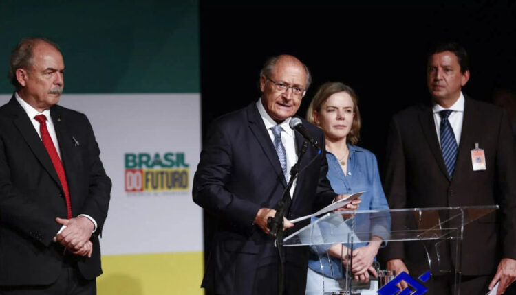 Alckmin divulga lista completa da equipe de transição