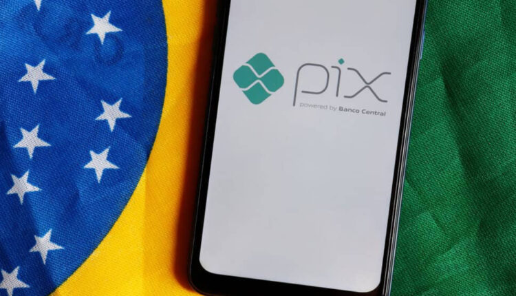 Antes de completar dois anos, o PIX é o meio de pagamento mais utilizado por brasileiros