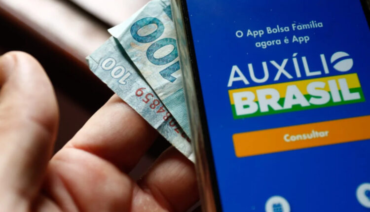 Caixa paga Auxílio Brasil a beneficiários com NIS de final 9