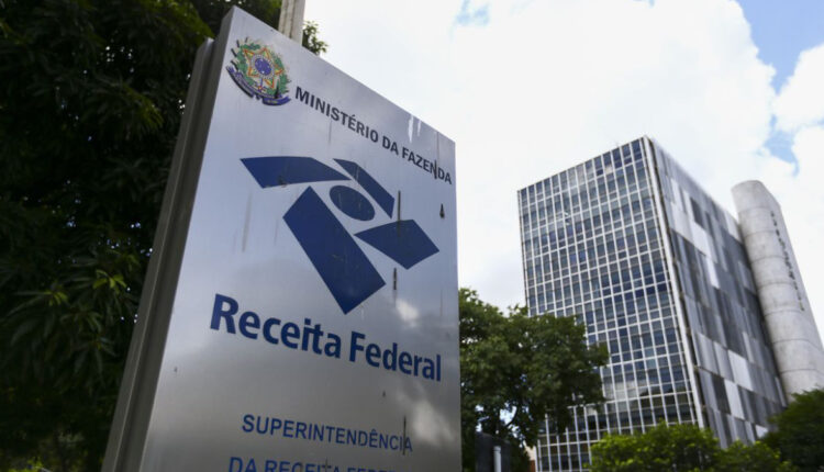 Receita paga hoje R$ 903 milhões em restituição de Imposto de Renda