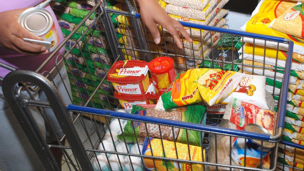 Custo da cesta básica aumenta em 12 capitais pesquisadas pelo Dieese