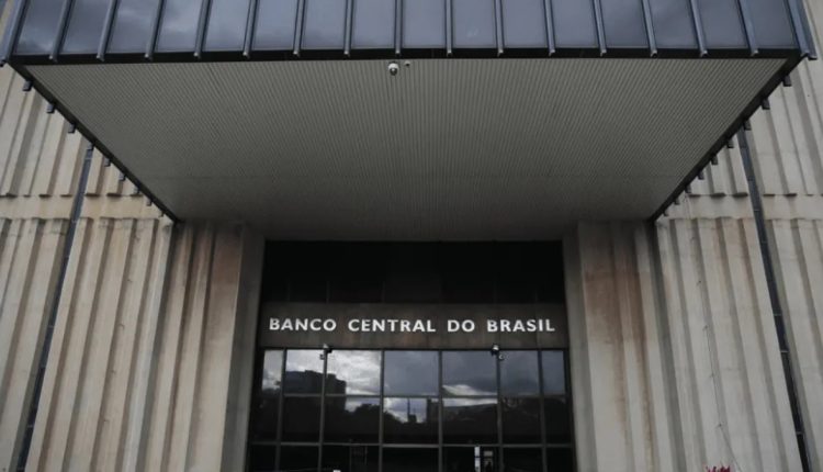 Boletim Focus: Mercado financeiro eleva projeção da inflação de 5,48% para 5,74%