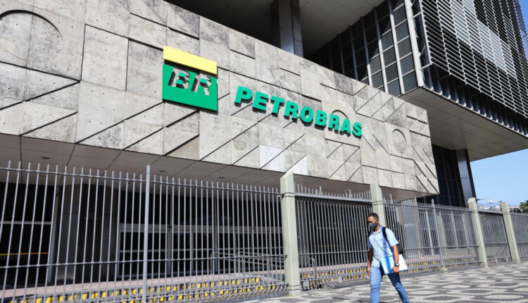 Petrobras (PETR4) reduz preço do gás natural em 11,1%