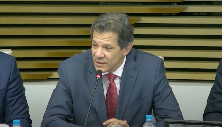 Haddad diz que Congresso deve voltar a abraçar reforma tributária