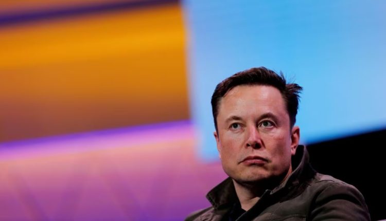 Elon Musk perde 1° lugar da lista de pessoas mais ricas do mundo da Forbes