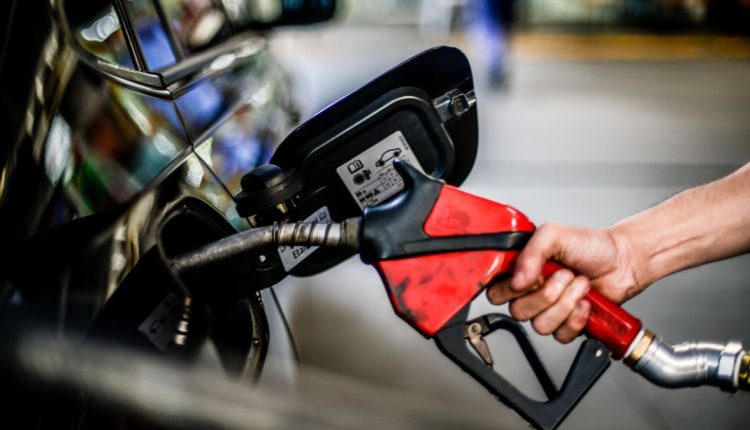 Confaz define ICMS fixo de R$ 1,45 por litro para gasolina e etanol