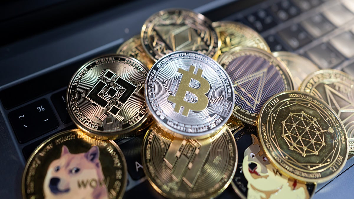 Baleias movimentam US$ 800 milhões em criptomoedas