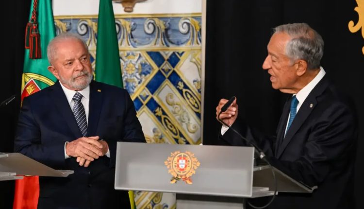 Em Portugal, Lula critica alta da Selic e assina acordos