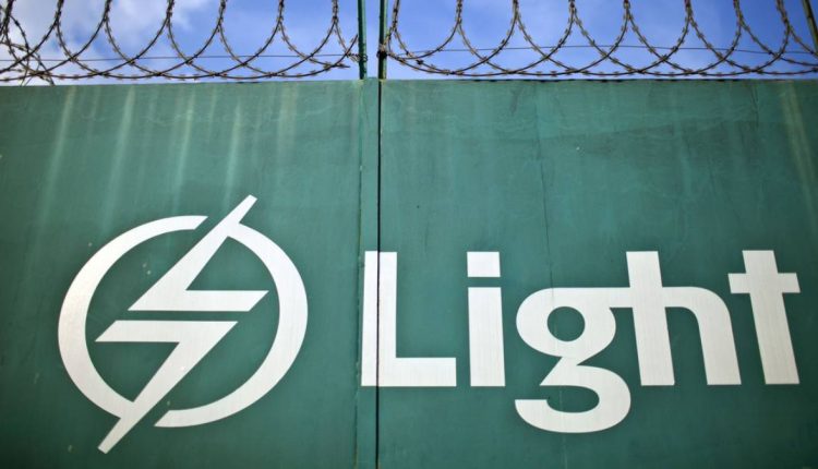 Ações da Light (LIGT3) abrem sessão em queda após pedido de recuperação judicial
