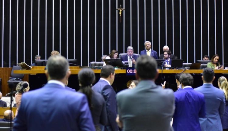 Câmara dos Deputados aprova texto-base do arcabouço fiscal com 372 votos