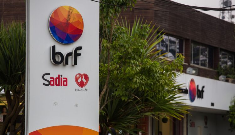 Ações da BRF (BRFS3) sobem 9,94% após oferta pública