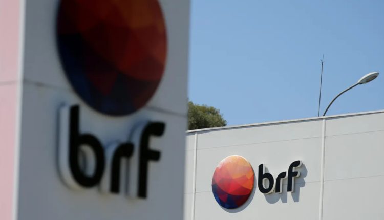 BRF (BRFS3) levanta R$ 5,4 bilhões em follow-on e ações despencam